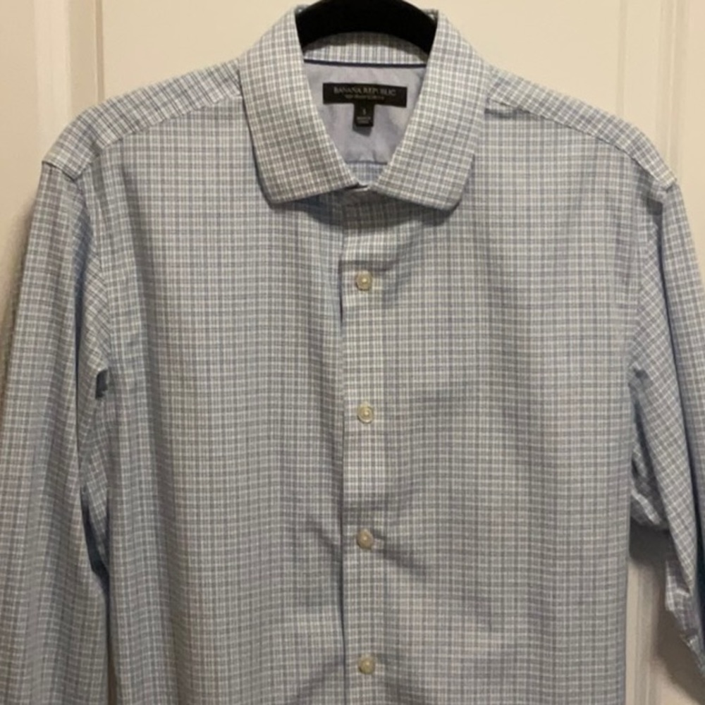 Banana Republic, dress shirt, size small, non-iron, slim fit.
